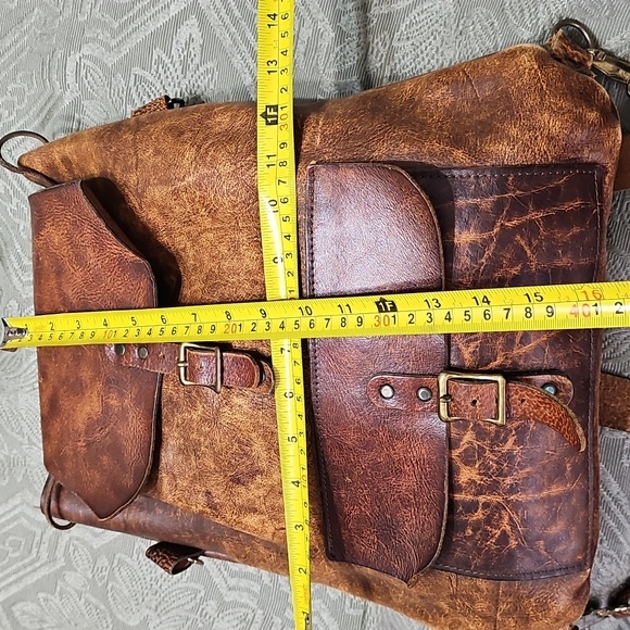 Vintage 1970s Leather Flap Closure Drawstring Backpack  Day Backpack Carry On - Picture 3 of 13